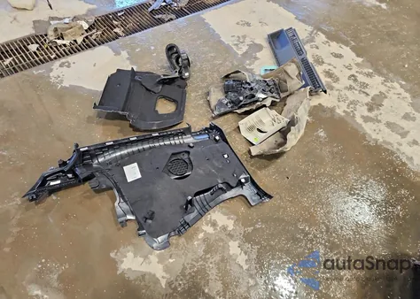 2025 Mini Cooper Base z USA, uszkodzony, nr VIN WMW13GD06S2W77640